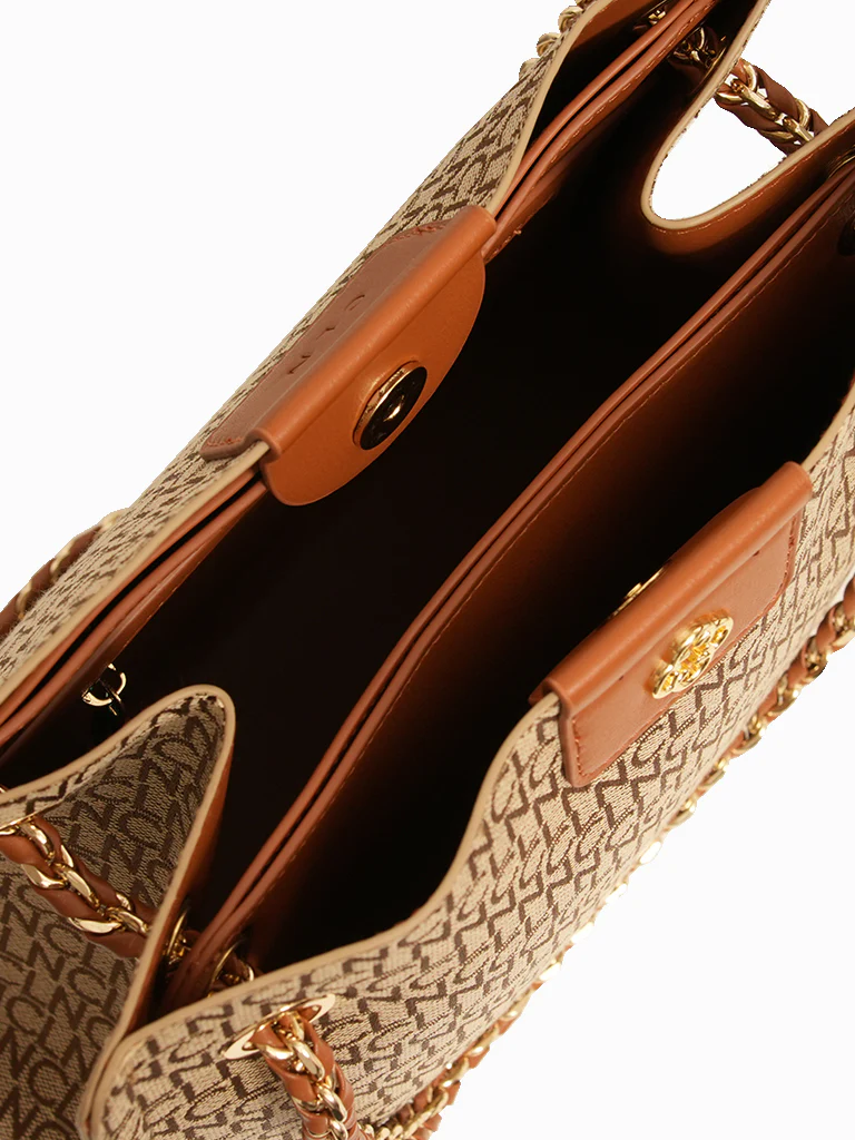 Chandria Shoulder Bag - Image 9