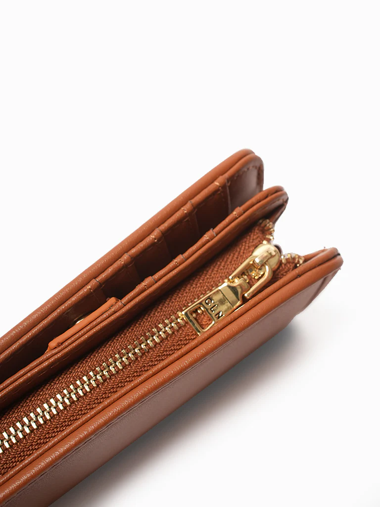 Emelie Wallet - Image 18