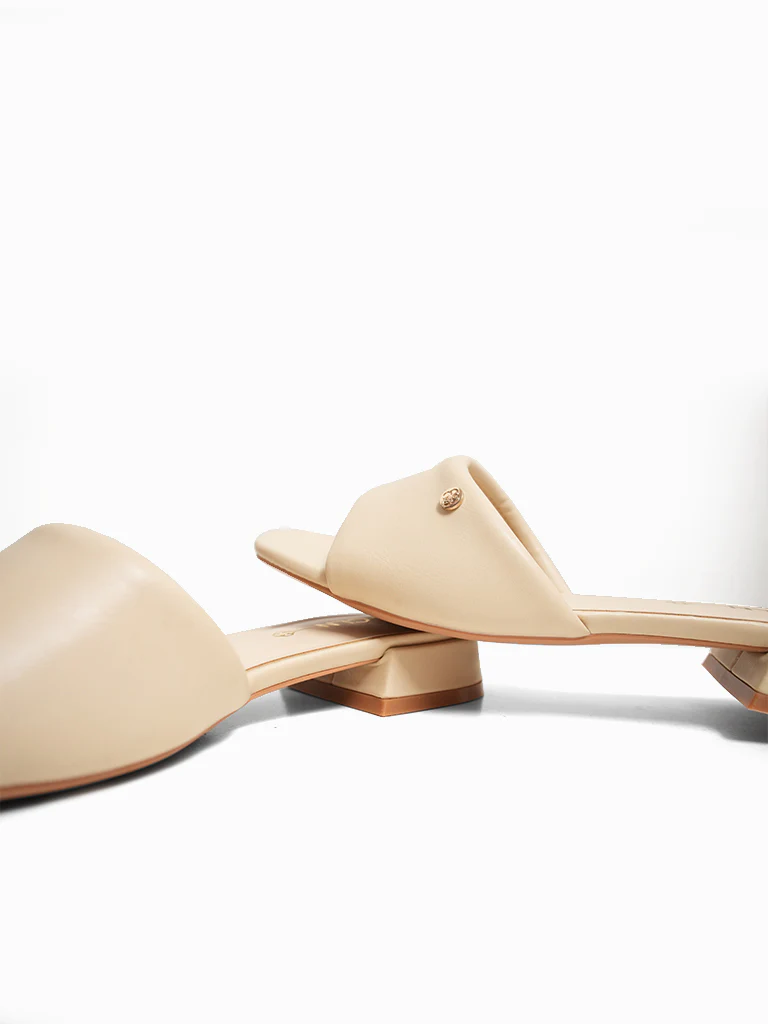 Kuma Heeled Slides - Image 3