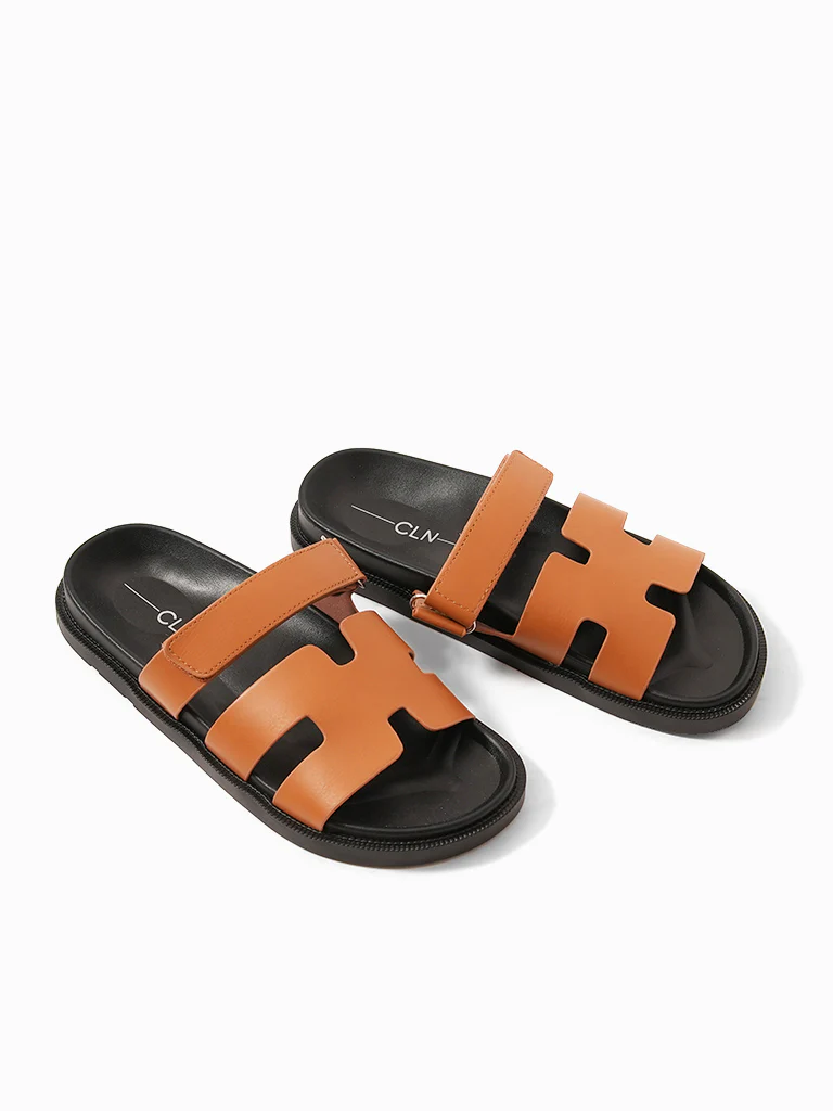 Lelia Slides - Image 7