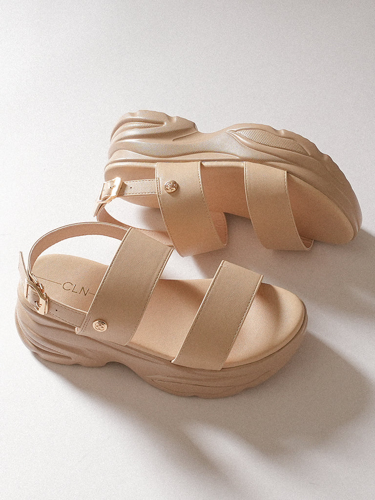 Lucci Wedge Sandals - Image 9