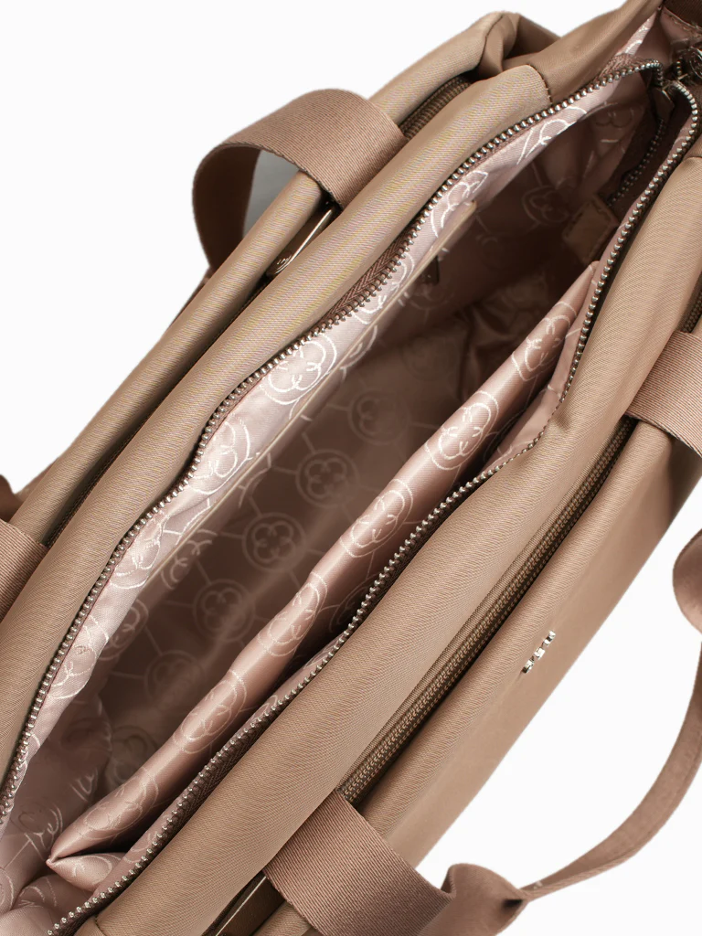 Pierre Shoulder Bag - Image 6