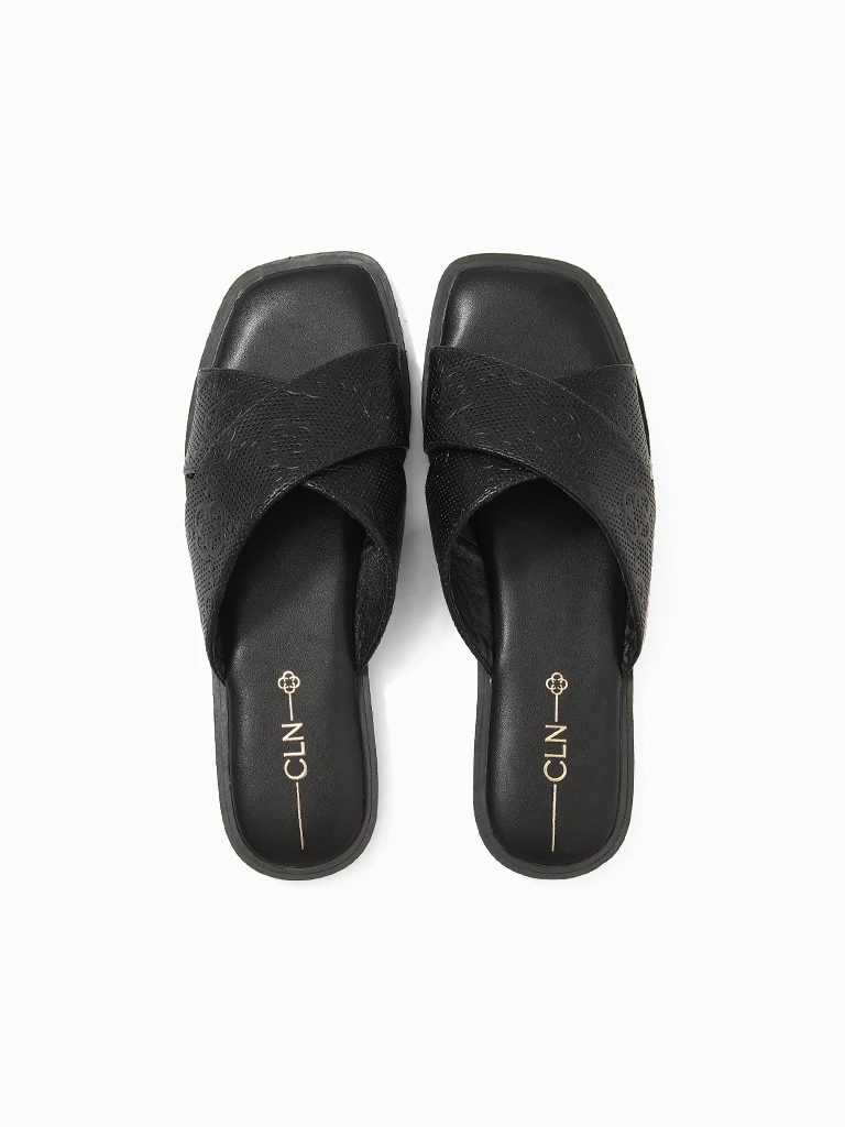Samantha Slides - Image 7