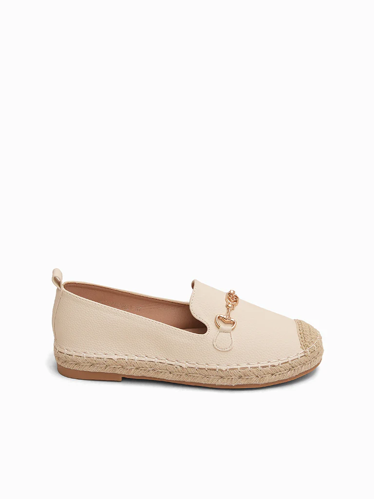 Yiesha Slip-on Loafers - Image 5