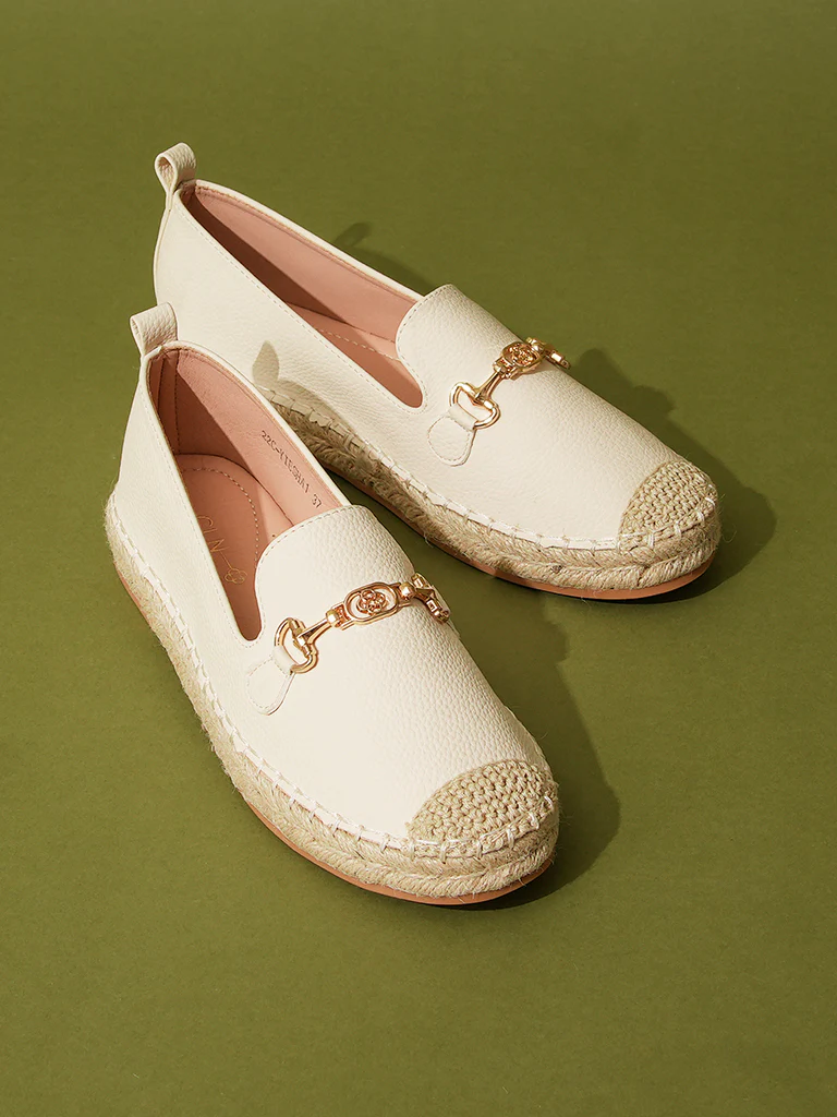 Yiesha Slip-on Loafers - Image 9